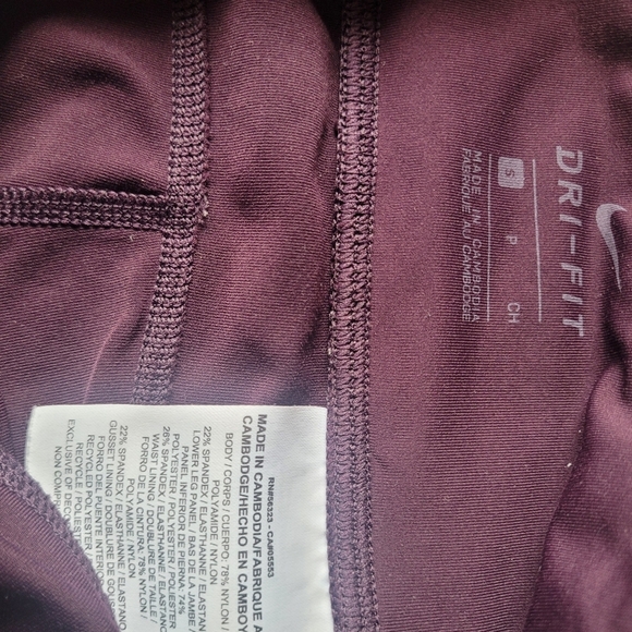 Nike Plum Colored Cropped Leggings S - Picture 4 of 6